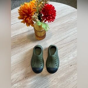 Native Army Green Walking Shoes Size 7